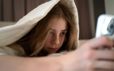 Jakie zagrożenia niesie za sobą oglądanie pornografii przez dzieci i młodzież?